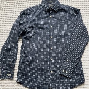 Camden fit shirt with stretch.
